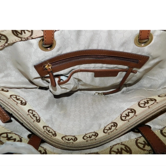 NWT Michael Kors Tote - Picture 7 of 7